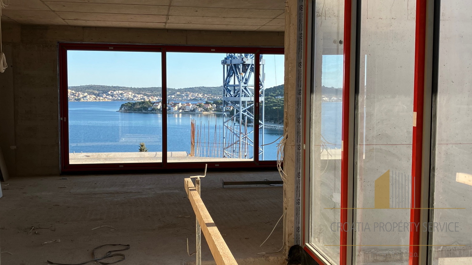 Zweistöckiges Penthouse mit Meerblick in Rogoznica!
