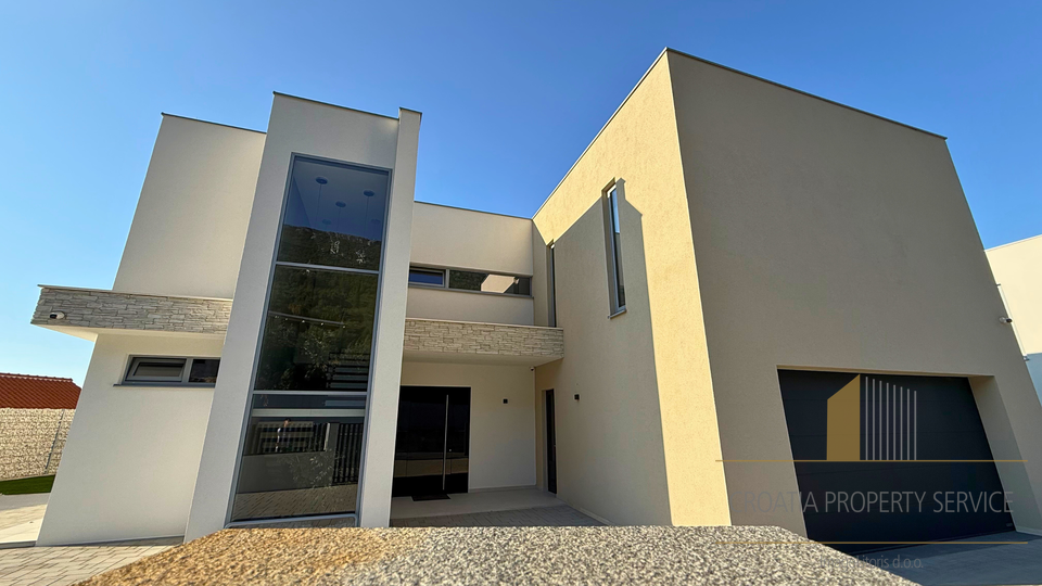 Villa di lusso con vista panoramica sul mare nei dintorni di Spalato!