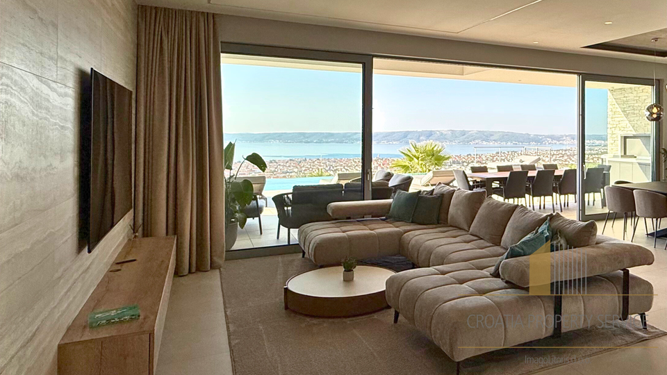 Villa di lusso con vista panoramica sul mare nei dintorni di Spalato!