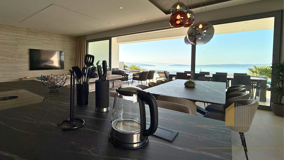 Villa di lusso con vista panoramica sul mare nei dintorni di Spalato!