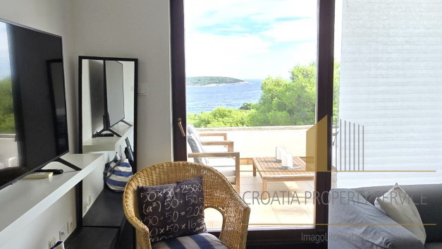 Beautiful house with a swimming pool and open sea view - Vis, Brgujac!