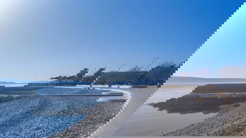 Dvoeta&zcaron;ni penthouse u novogradnji 250 m od mora u okolici Splita&excl;