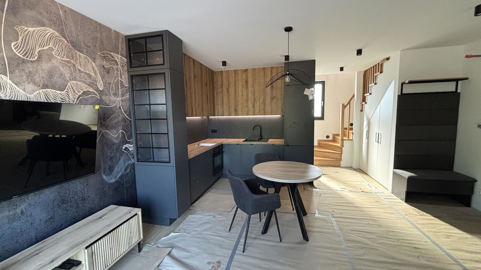 Nova moderna ku&cacute;a u Zatonu&colon; savr&scaron;eni spoj luksuza i prirode&excl;