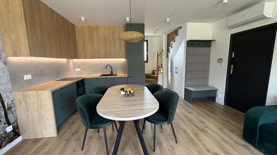 Nova moderna ku&cacute;a u Zatonu&colon; savr&scaron;eni spoj luksuza i prirode&excl;