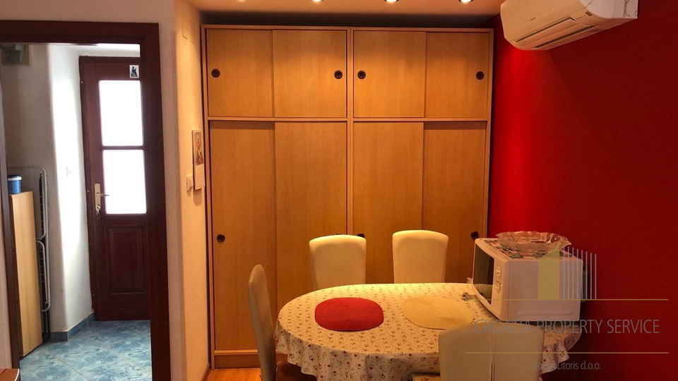 Bellissima casa in pietra con grande potenziale in prima fila sul mare - Stomorska, isola di Šolta!
