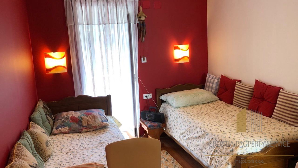 Bellissima casa in pietra con grande potenziale in prima fila sul mare - Stomorska, isola di Šolta!