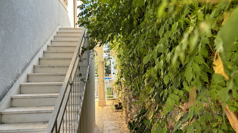 Charming two-story house with sea view – Supetar, Brač island!