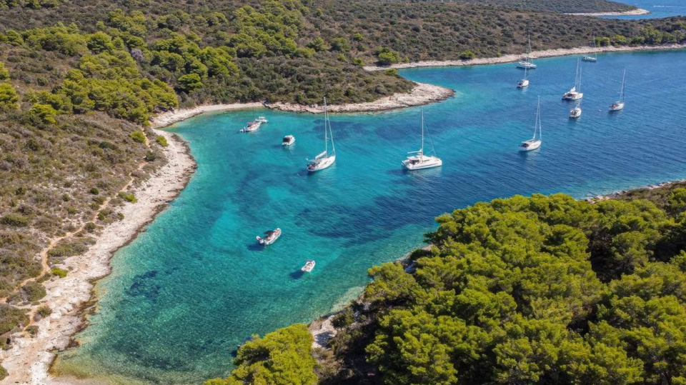 For sale&comma; exclusive estate with old house&comma; 49 ha &ndash; Pakleni Islands&excl;