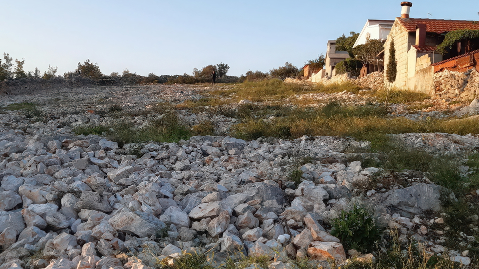 Gra&dstrok;evinsko zemlji&scaron;te s pogledom na more u Sevidu &ndash; investicijska prilika za gradnju 3 luksuzne vile