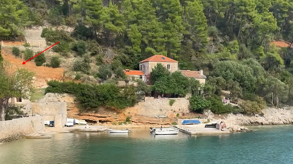 Baugrundst&uuml;ck mit Genehmigung f&uuml;r eine moderne Villa &ndash; S&uuml;dseite von Hvar