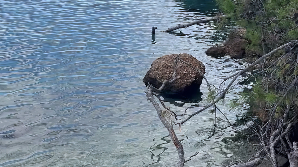 Baugrundst&uuml;ck mit Genehmigung f&uuml;r eine moderne Villa &ndash; S&uuml;dseite von Hvar