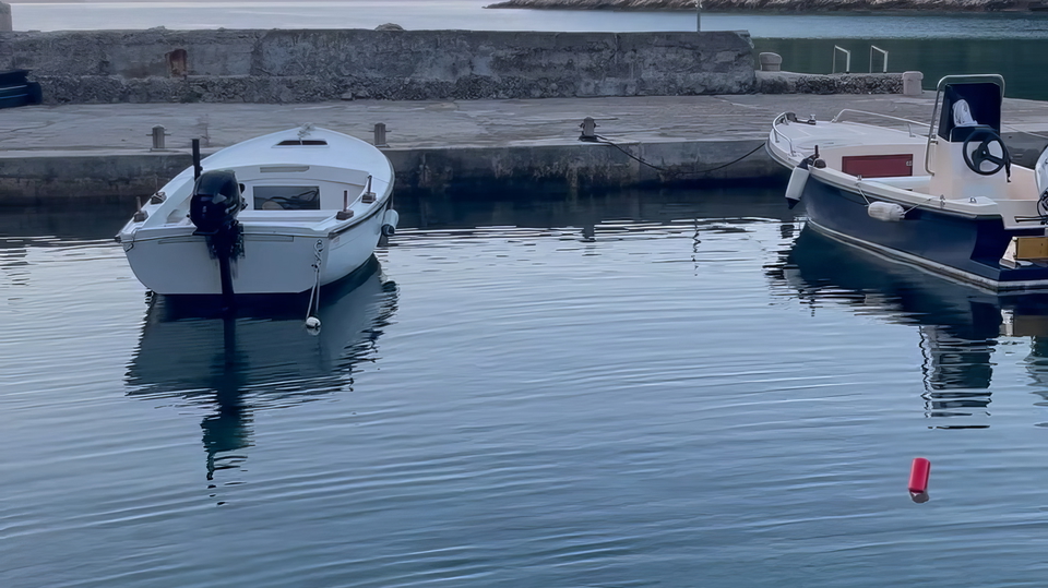 Baugrundst&uuml;ck mit Genehmigung f&uuml;r eine moderne Villa &ndash; S&uuml;dseite von Hvar