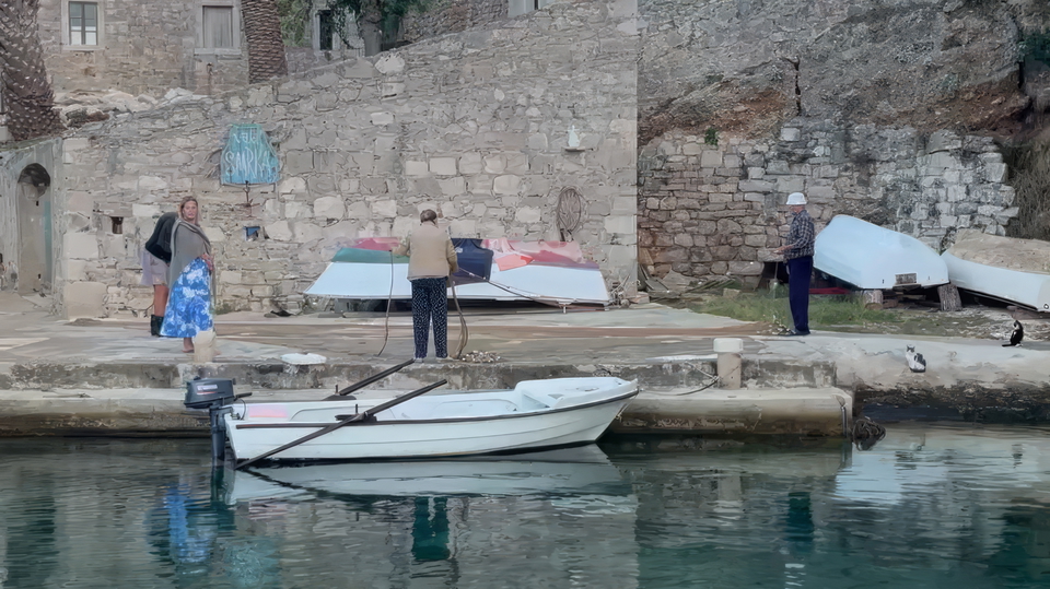 Baugrundst&uuml;ck mit Genehmigung f&uuml;r eine moderne Villa &ndash; S&uuml;dseite von Hvar