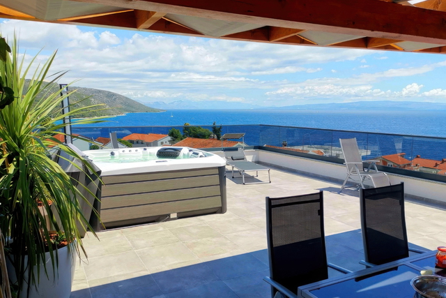 Penthouse z bazenom in panoramskim pogledom na morje - Čiovo, Trgogir!