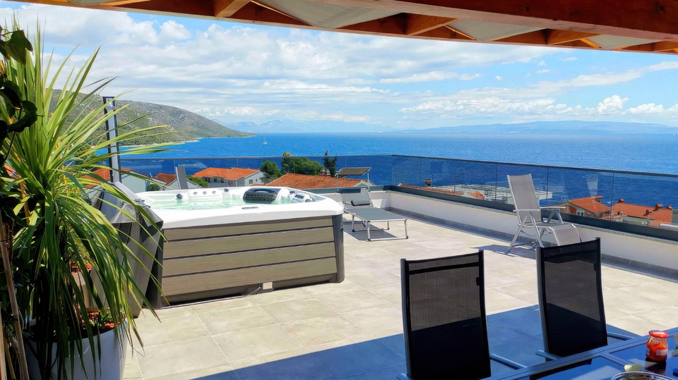 Penthouse z bazenom in panoramskim pogledom na morje - &Ccaron;iovo&comma; Trgogir&excl;