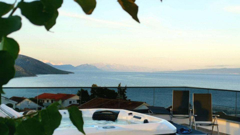 Penthouse z bazenom in panoramskim pogledom na morje - &Ccaron;iovo&comma; Trgogir&excl;