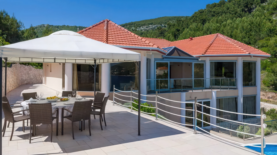 Prekrasna luksuzna vila prvi red do mora na o&ccaron;aravaju&cacute;em otoku Kor&ccaron;uli&excl; 14000 m2 gra&dstrok;evisnkog zemlji&scaron;ta&excl;