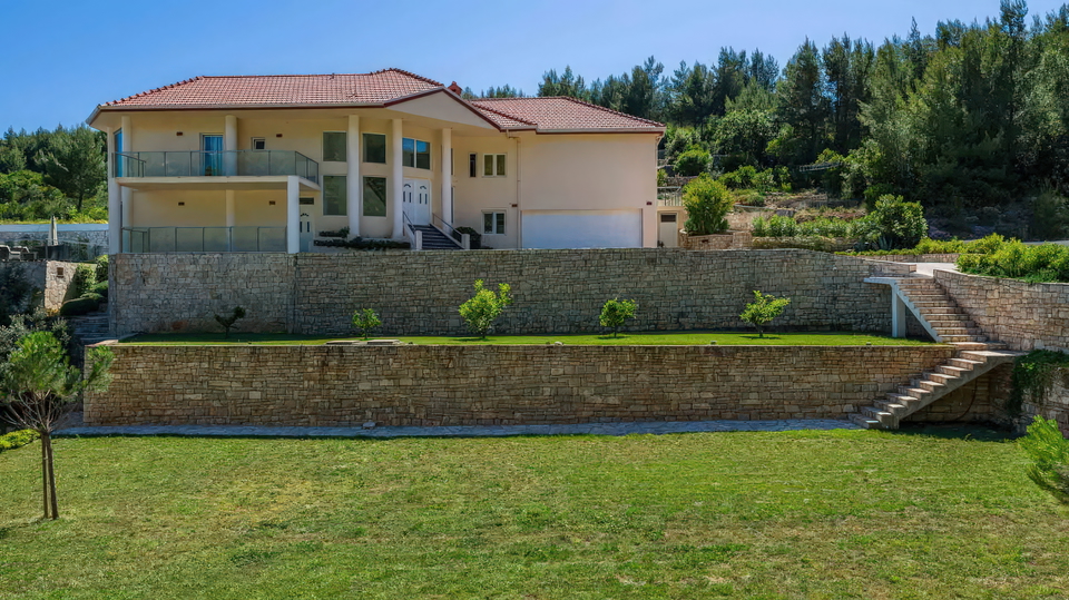 Prekrasna luksuzna vila prvi red do mora na o&ccaron;aravaju&cacute;em otoku Kor&ccaron;uli&excl; 14000 m2 gra&dstrok;evisnkog zemlji&scaron;ta&excl;