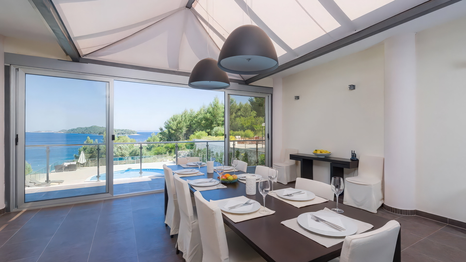 Prekrasna luksuzna vila prvi red do mora na o&ccaron;aravaju&cacute;em otoku Kor&ccaron;uli&excl; 14000 m2 gra&dstrok;evisnkog zemlji&scaron;ta&excl;