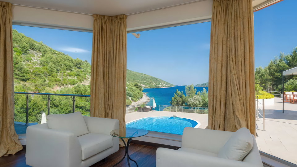 Prekrasna luksuzna vila prvi red do mora na o&ccaron;aravaju&cacute;em otoku Kor&ccaron;uli&excl; 14000 m2 gra&dstrok;evisnkog zemlji&scaron;ta&excl;