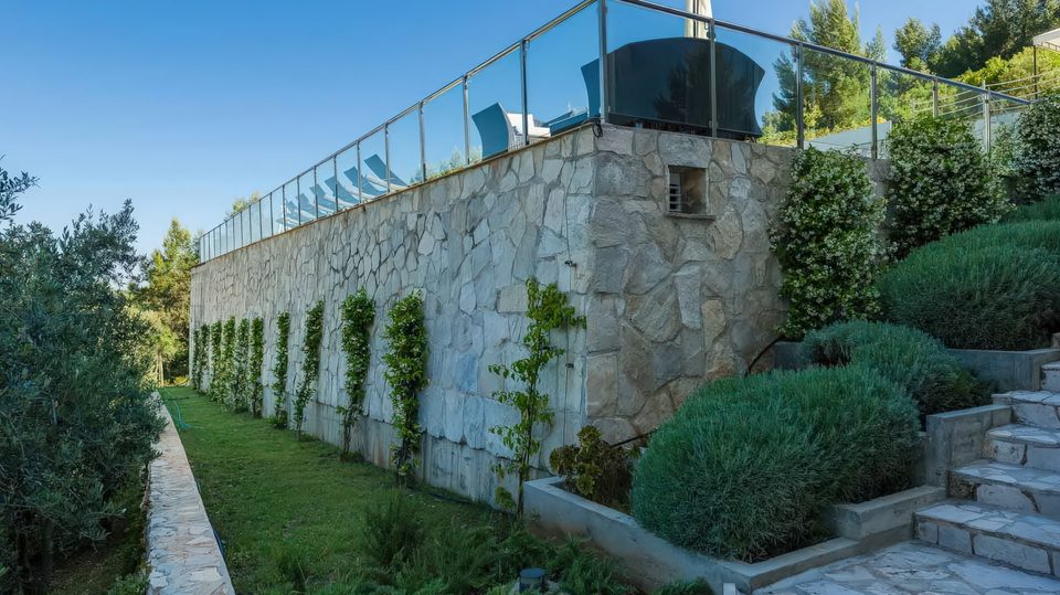 Prekrasna luksuzna vila prvi red do mora na o&ccaron;aravaju&cacute;em otoku Kor&ccaron;uli&excl; 14000 m2 gra&dstrok;evisnkog zemlji&scaron;ta&excl;