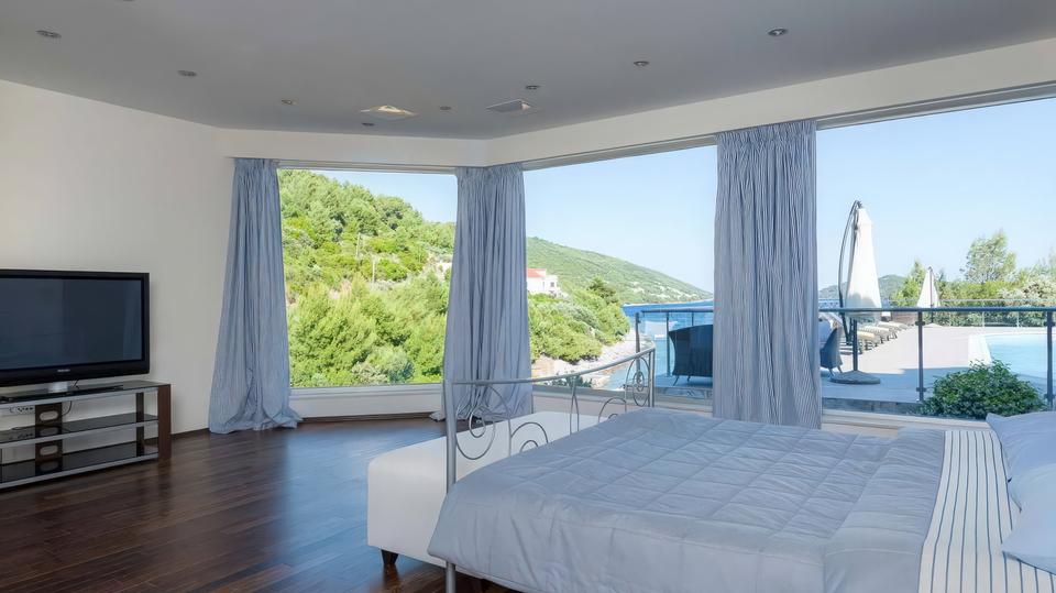 Prekrasna luksuzna vila prvi red do mora na o&ccaron;aravaju&cacute;em otoku Kor&ccaron;uli&excl; 14000 m2 gra&dstrok;evisnkog zemlji&scaron;ta&excl;