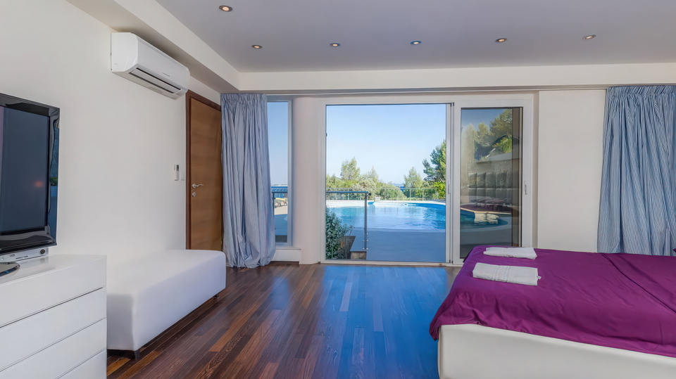 Prekrasna luksuzna vila prvi red do mora na o&ccaron;aravaju&cacute;em otoku Kor&ccaron;uli&excl; 14000 m2 gra&dstrok;evisnkog zemlji&scaron;ta&excl;