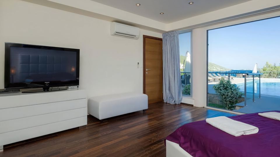 Prekrasna luksuzna vila prvi red do mora na o&ccaron;aravaju&cacute;em otoku Kor&ccaron;uli&excl; 14000 m2 gra&dstrok;evisnkog zemlji&scaron;ta&excl;