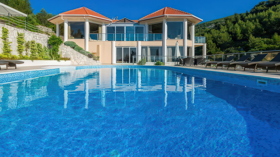 Prekrasna luksuzna vila prvi red do mora na o&ccaron;aravaju&cacute;em otoku Kor&ccaron;uli&excl; 14000 m2 gra&dstrok;evisnkog zemlji&scaron;ta&excl;