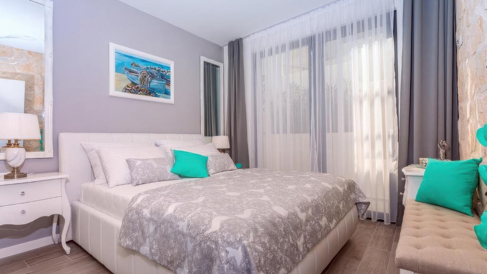 Luxusvilla mit Panoramablick auf das Meer - Insel &Scaron;olta&excl;