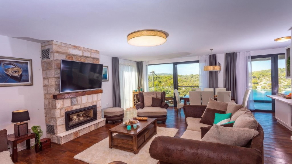 Luxusvilla mit Panoramablick auf das Meer - Insel &Scaron;olta&excl;