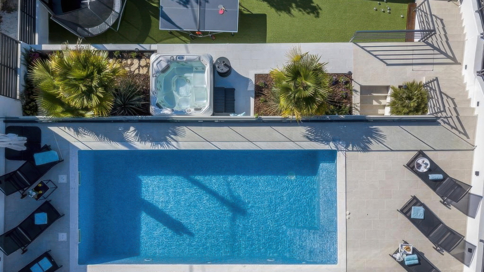 Luxusvilla mit Panoramablick auf das Meer - Insel &Scaron;olta&excl;