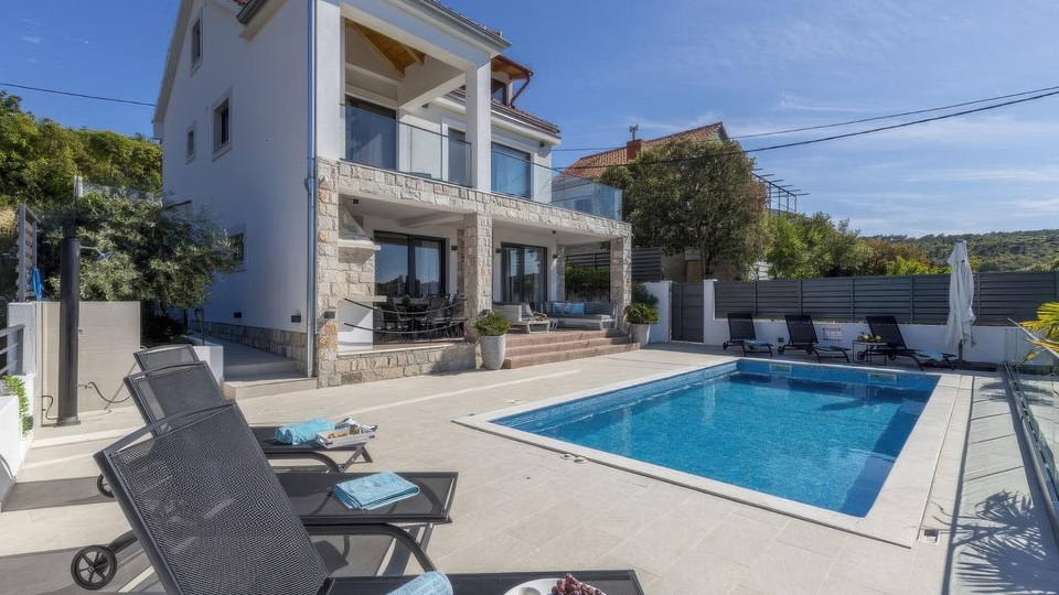 Luxusvilla mit Panoramablick auf das Meer - Insel &Scaron;olta&excl;