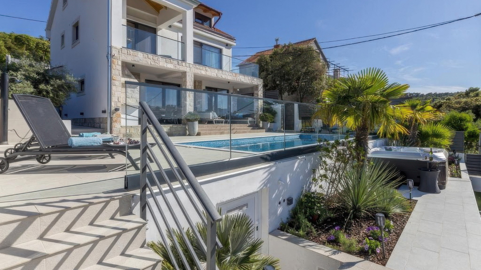 Luxusvilla mit Panoramablick auf das Meer - Insel &Scaron;olta&excl;