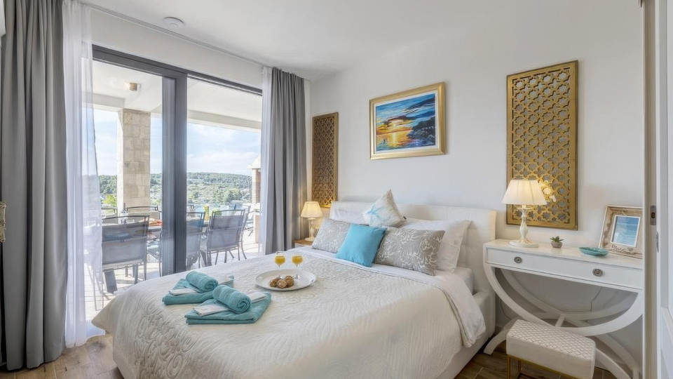 Luxusvilla mit Panoramablick auf das Meer - Insel &Scaron;olta&excl;