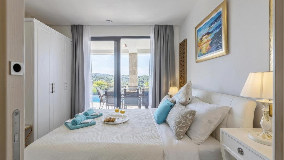 Luxusvilla mit Panoramablick auf das Meer - Insel &Scaron;olta&excl;