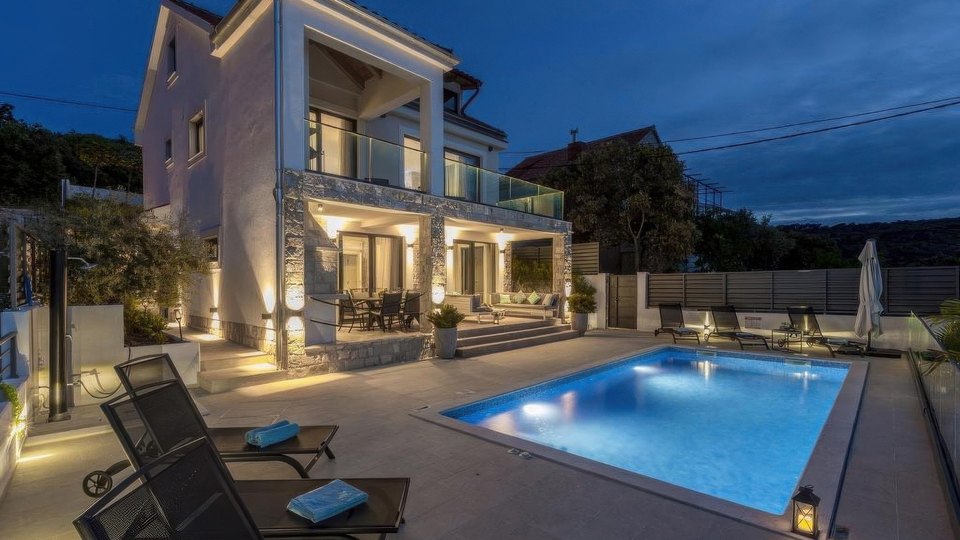 Luxusvilla mit Panoramablick auf das Meer - Insel &Scaron;olta&excl;