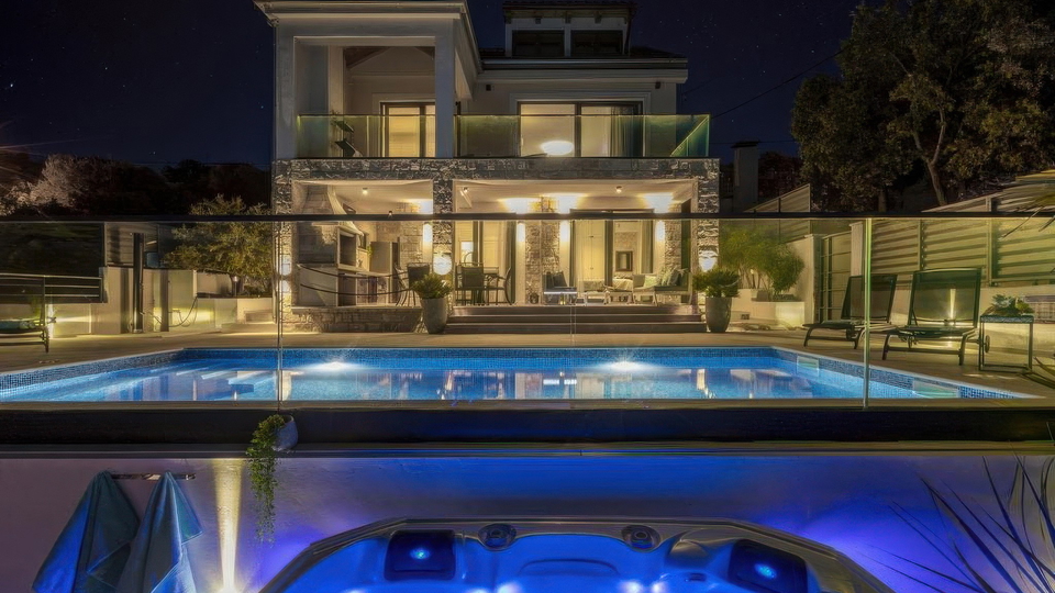Luxusvilla mit Panoramablick auf das Meer - Insel &Scaron;olta&excl;