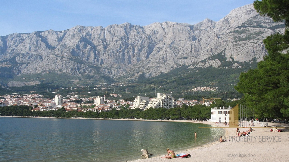 Appartamento di lusso con una camera in una moderna costruzione nuova – Makarska!