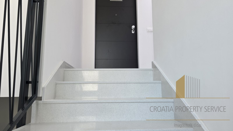 Attico attraente con vista mare – Makarska!