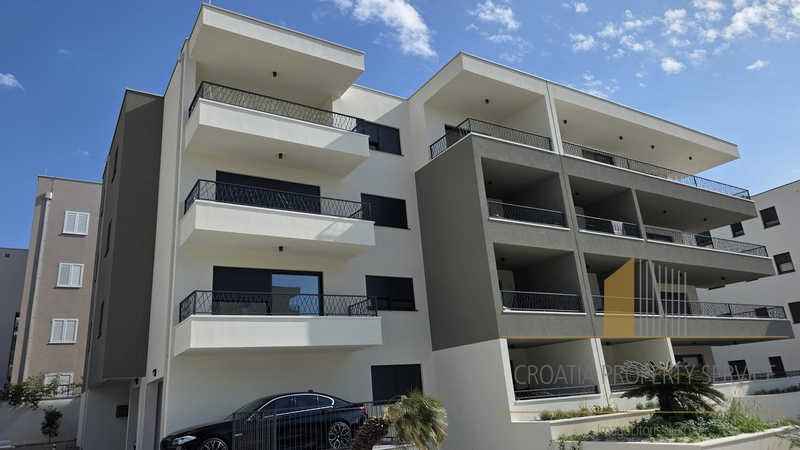 Attico attraente con vista mare – Makarska!