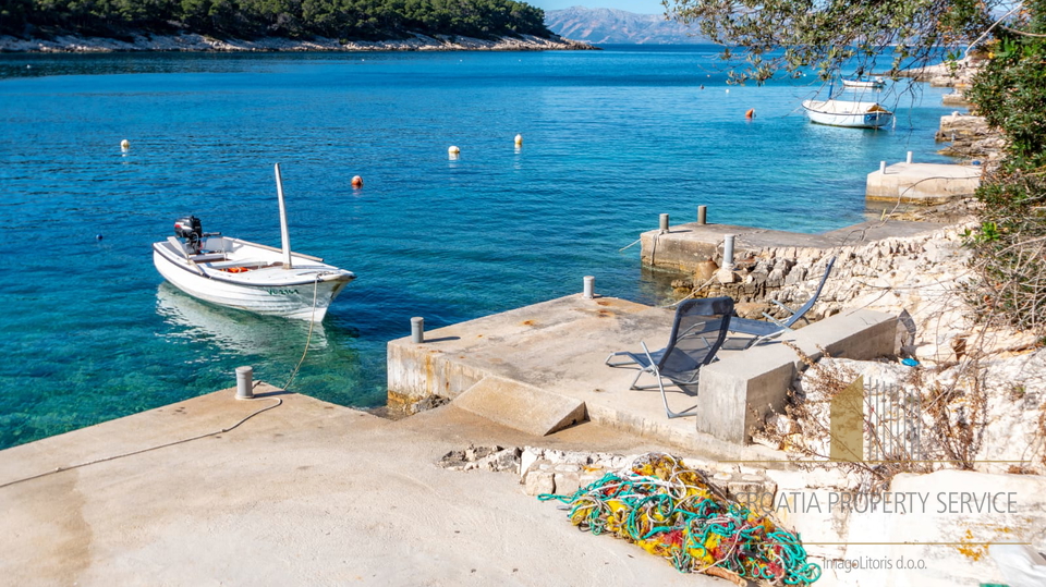 First row to the sea – beautiful renovated house with terrace and pier, Korčula!