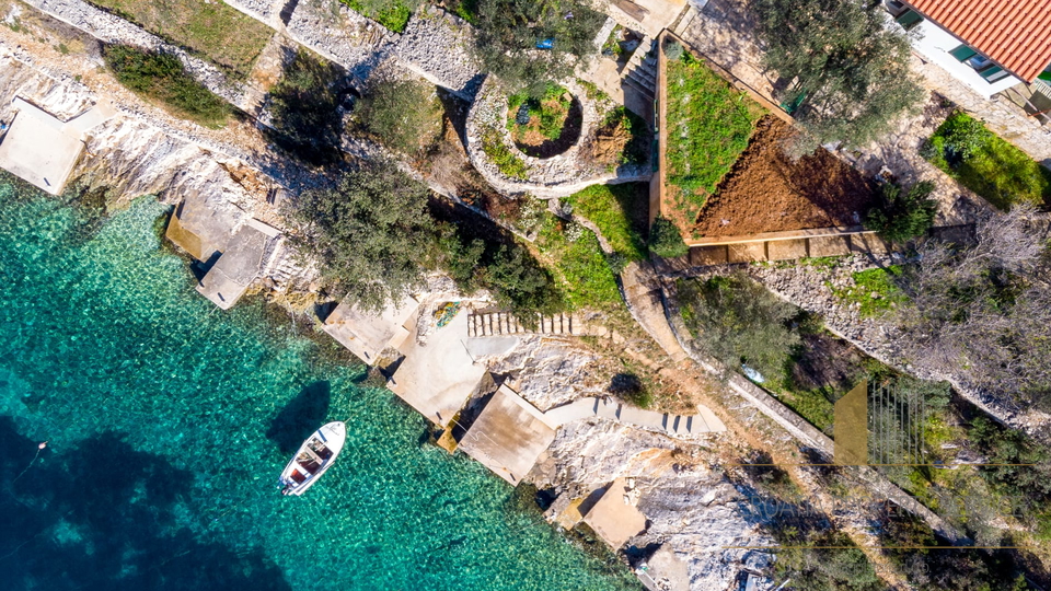 First row to the sea – beautiful renovated house with terrace and pier, Korčula!