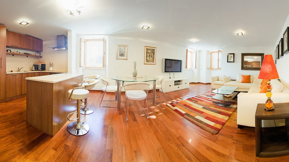 Luxury two-bedroom apartment for sale in the center of Split&excl;