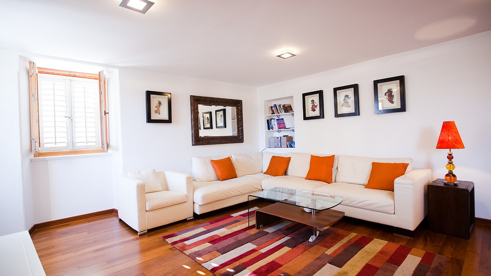 Luxury two-bedroom apartment for sale in the center of Split&excl;