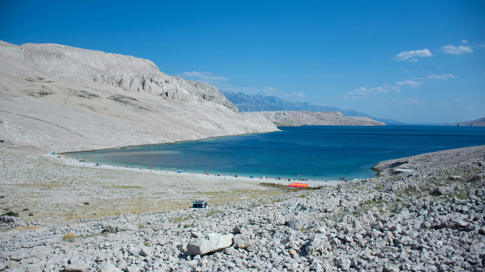 Luksuzni apartman u prizemlju s vrtom 170 m od pla&zcaron;e - Mandre&comma; otok Pag&excl;