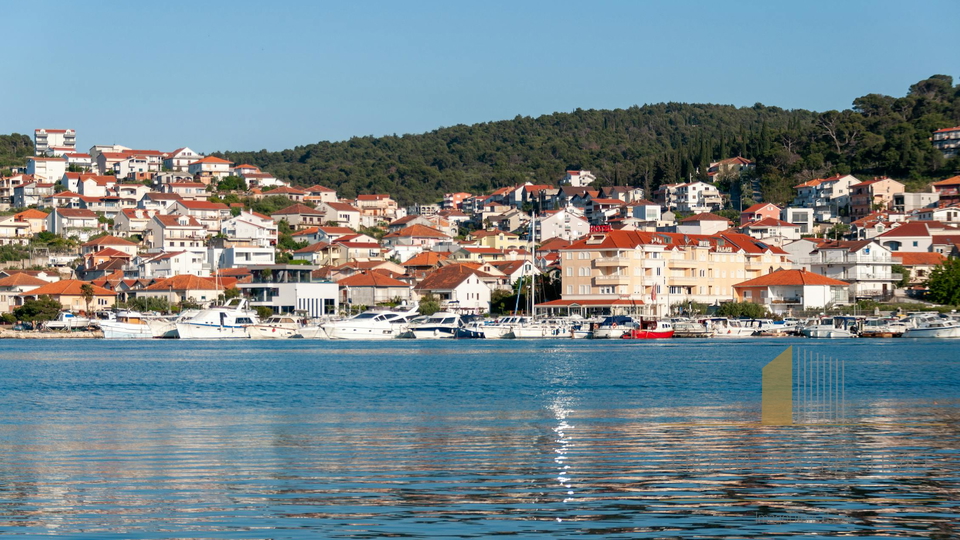 Building land ideal for a villa with a swimming pool, 950 m from the sea! – Seget Donji!