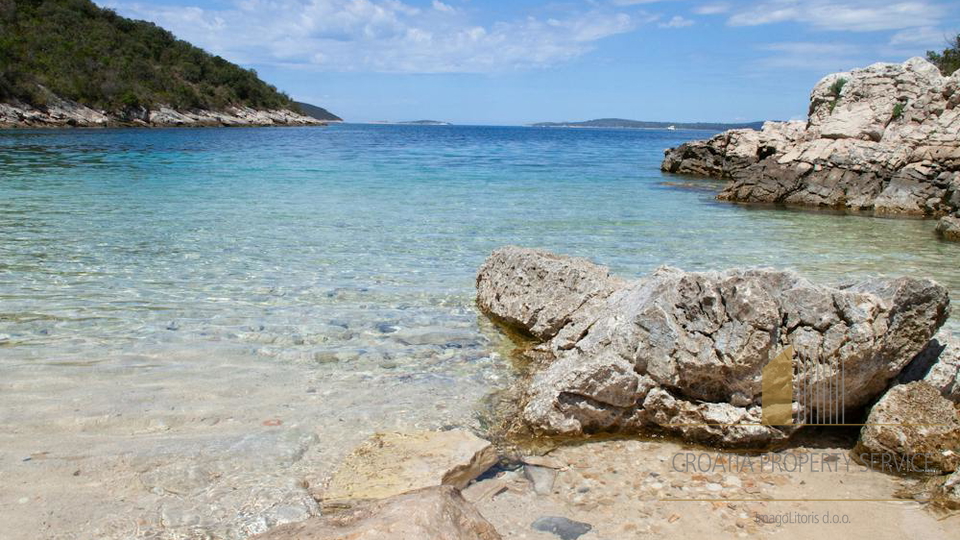 Attractive building land in the first row to the sea – Nečujam, Šolta!