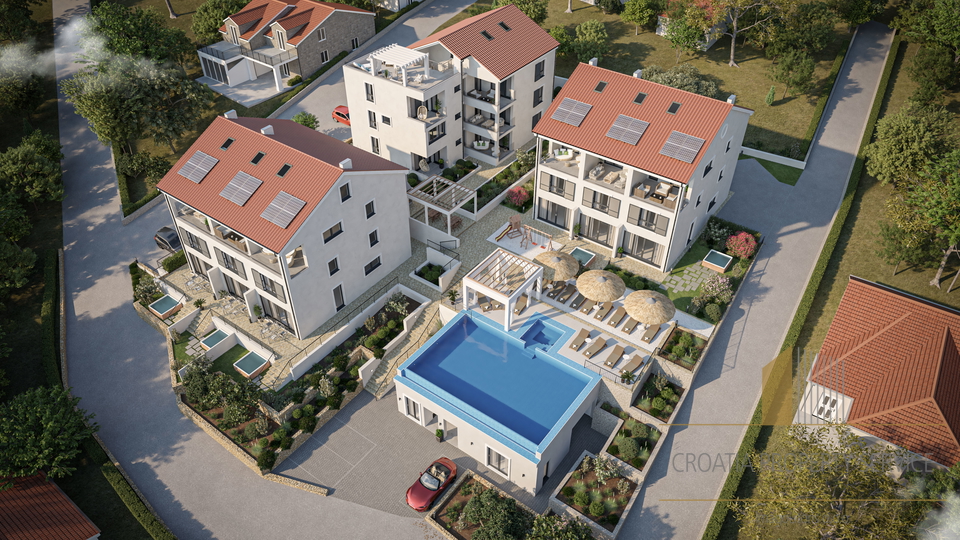 Eleganten večnadstropni stan z razgledom na morje, 250 m od obale v Milni na Braču!