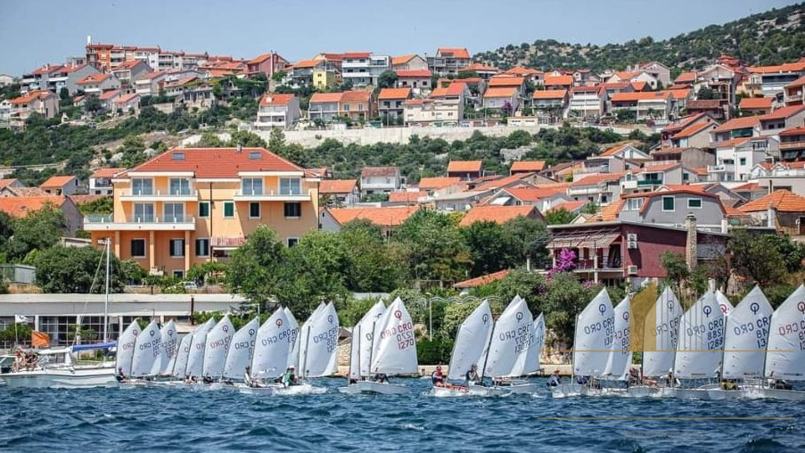 Luxury apartment with a beautiful view 50 meters from the sea in Šibenik!